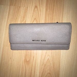 Michael Kors Jet Set Large Signature Logo Snap-Front Wallet